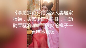 公园女厕偷拍穿着旗袍的美少妇