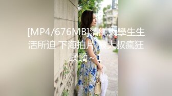 十月新流出推特女大神潜入商场女厕偷拍各种美女不关门尿尿的黑衣美眉