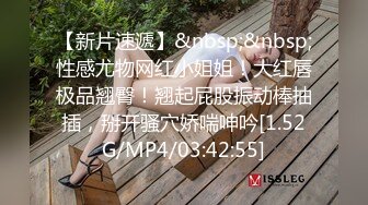 女友把我带到野外干她，在床上已经无法满足她的要求了！