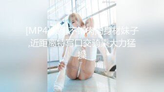 商场女厕全景偷拍二次入镜的清纯美女嫩穴拥有无与伦比的诱人优势 (2)